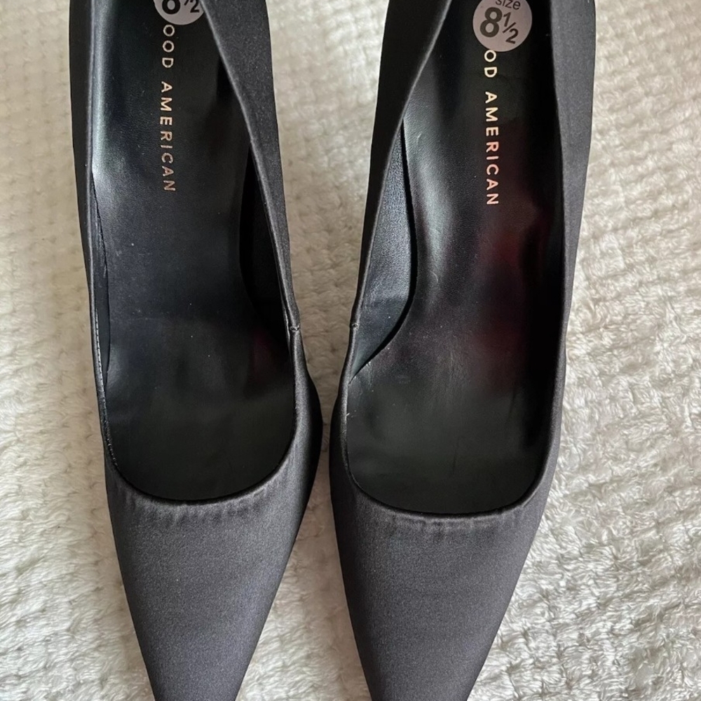 Good American Black Heels with Pointed Toe and Medium Heel